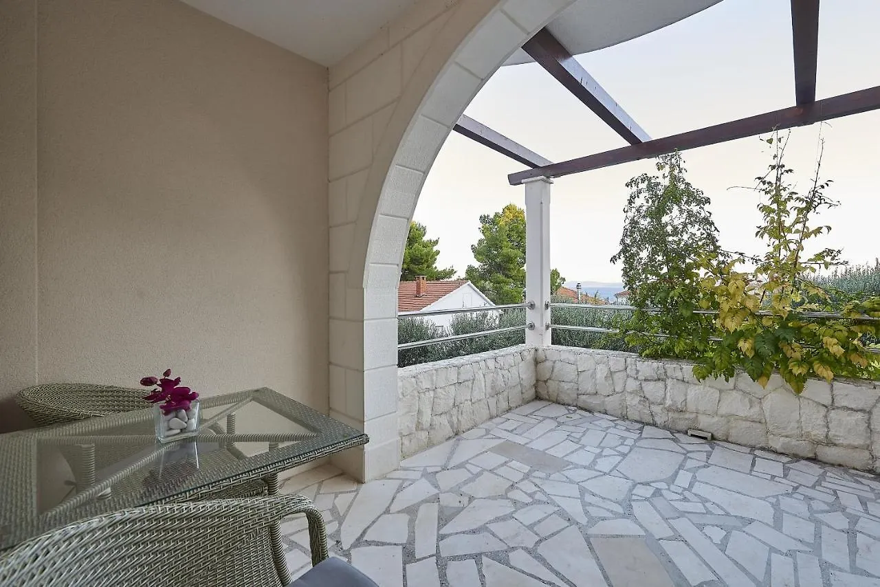 Apartment Mavarstica 17803A Trogir 0*,  Kroatien