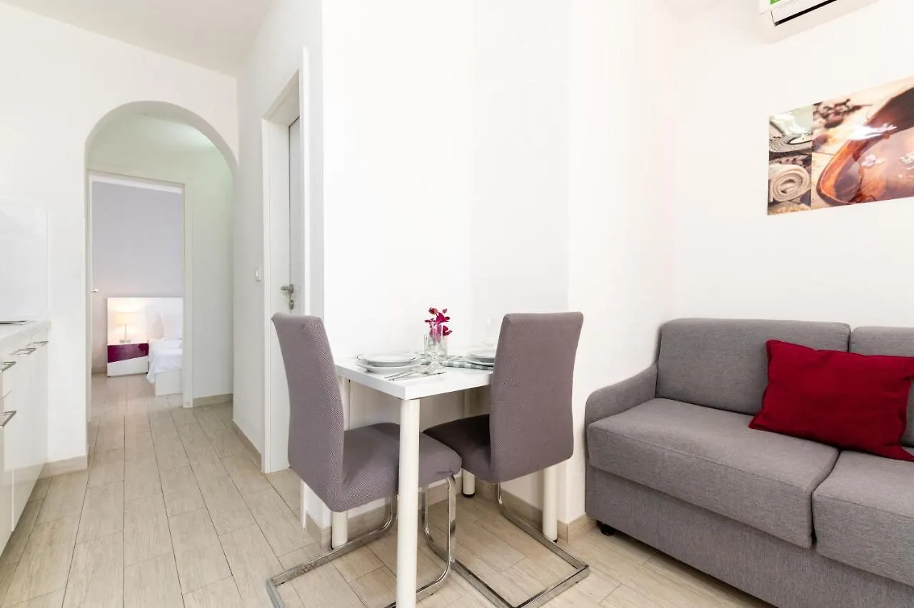Apartment Mavarstica 17803A Trogir